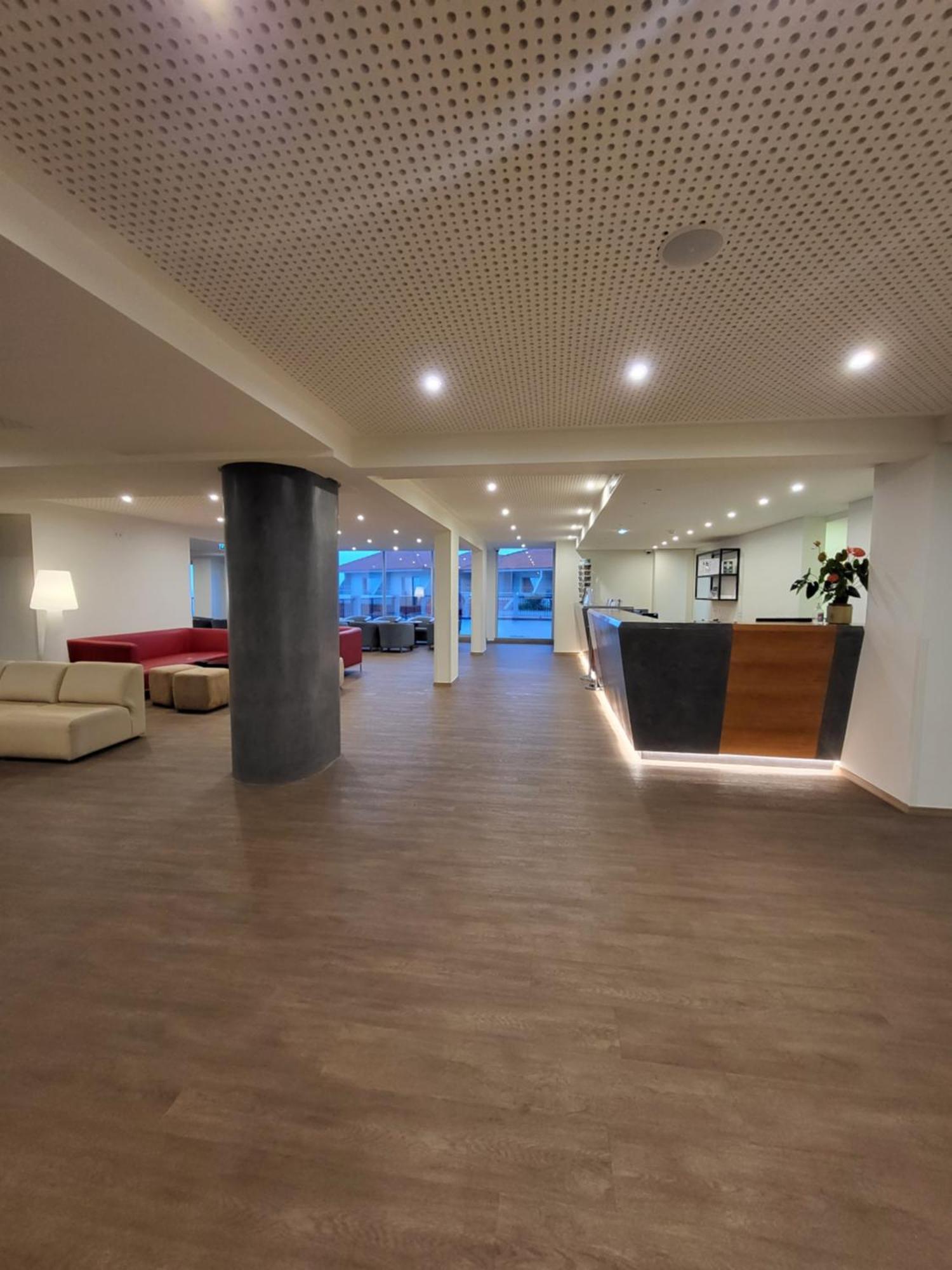 Hotel Royal Orchid Канісу Екстер'єр фото